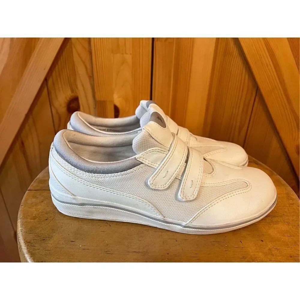 Grasshoppers Pure Comfort Cushion Shoes Size 5M Quilted Footbed